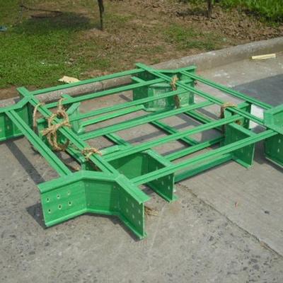 河北鼎天廠家供應玻璃鋼橋架 電纜橋架復合環氧樹脂橋架型號多種歡迎來電咨詢