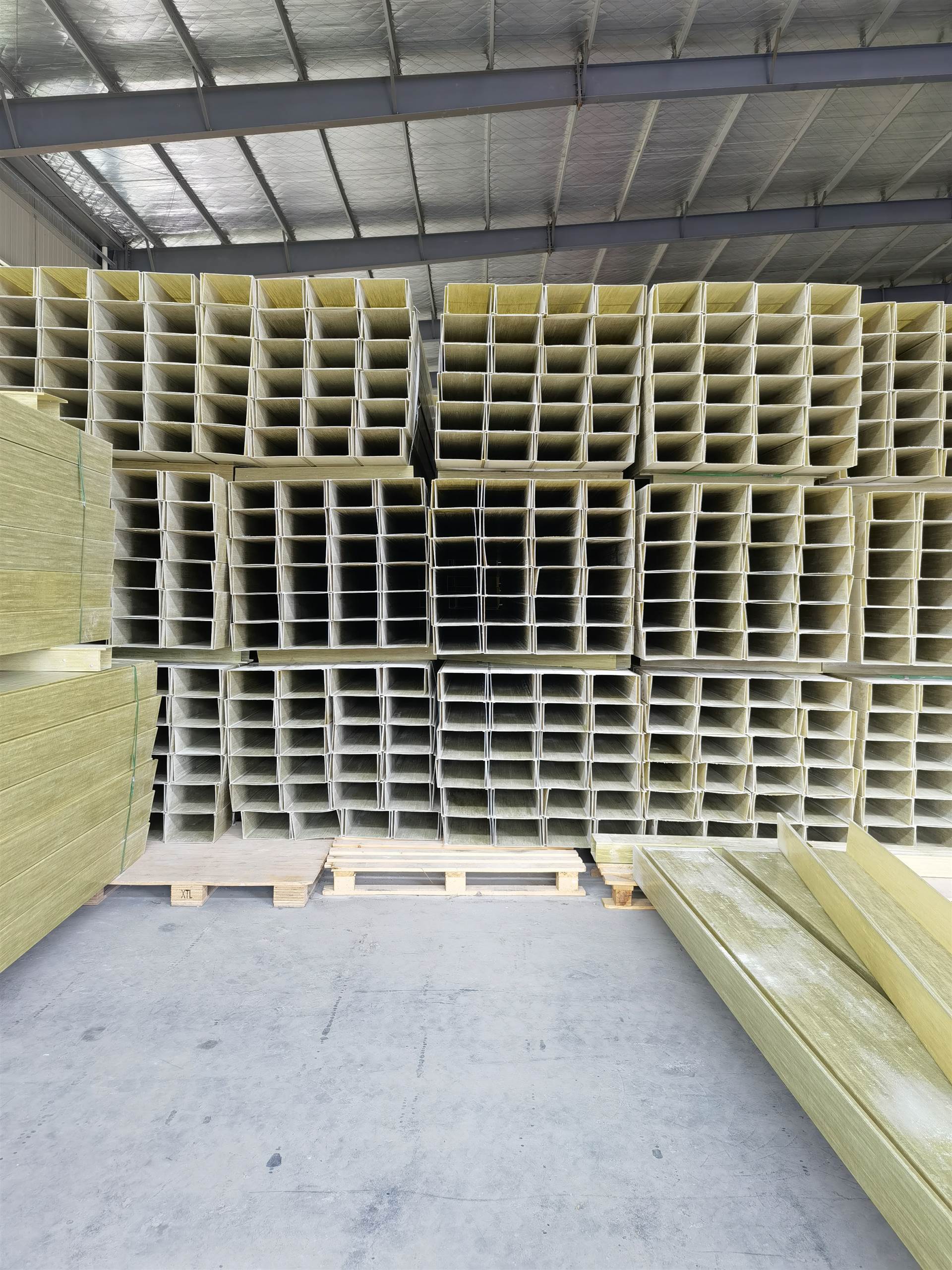 【聚氨酯橋架,聚氨酯復合橋架,電纜橋架,玻璃鋼橋架現(xiàn)貨發(fā)售】圖片_品